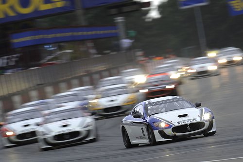Voormalig Nederlandse Jordan Formule 1 coureur rijdt concurrentie zoek